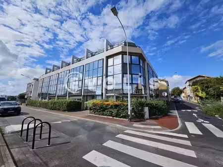 location bureaux 179 m² à 1 161 m²