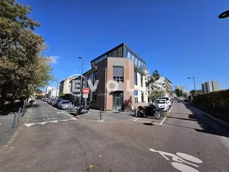 location bureaux 163 m²