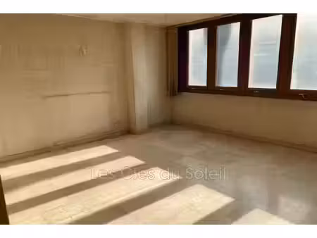 achat appartement 2 pièces 45m² hyeres 83400