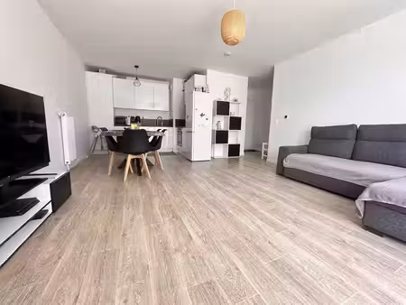 appartement 3 pièces à louer à combs-la-ville - exclusivité guy hoquet