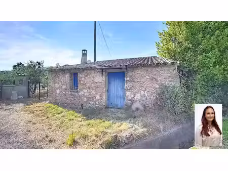 achat parking salernes 83690