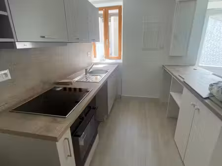 location maison 3 pièces 81m²