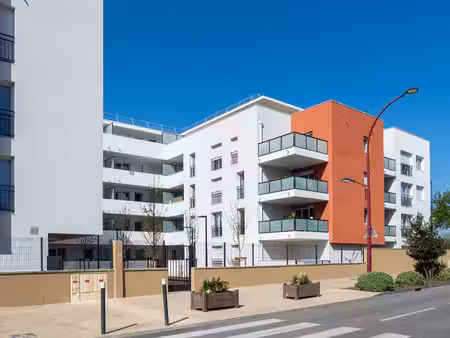 location appartement 3 pièces 73 m² à entraigues-sur-la-sorgue (84320)