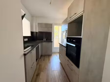 location appartement 3 pièces 57 m² à la seyne-sur-mer (83500)