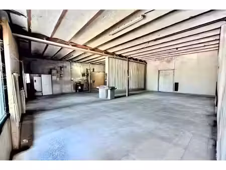 vente locaux professionnels 1 pièce 301 m² à saint-cannat (13760)  390 000 €