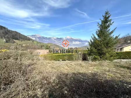 terrain de 602 m² avec vue chartreuse