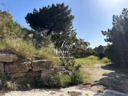 terrain à bâtir ? commune du rayol-canadel- 2 940 m²