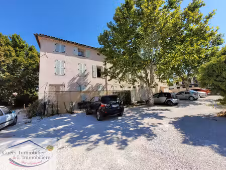 location appartement 3 pièces 47m² pierrefeu du var 83390
