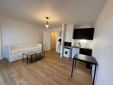 location appartement 1 pièce 26 m² à saint-cyr-sur-loire (37540)