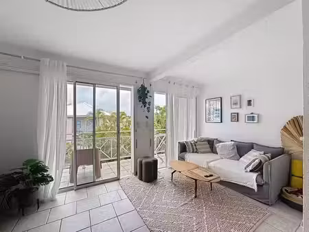 location meublée appartement 39 m² à baie mahault (97122)  1 180 €