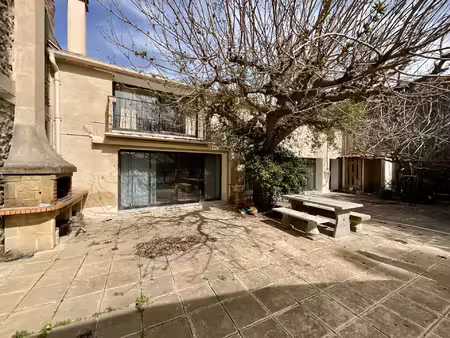 rare à marseillan-port : élégante demeure avec 4 appartements piscine couverte et jardin..