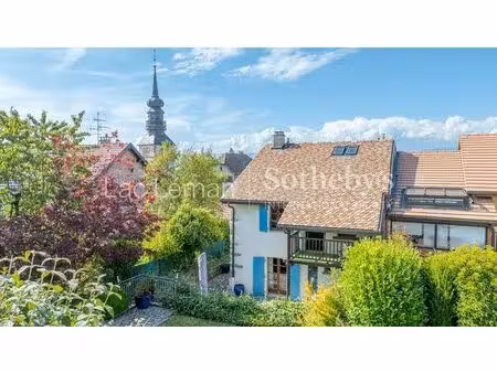 charmante maison de village avec pierres et poutres apparentes