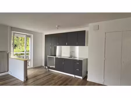 location appartement 5 pièces 91 m² à reims (51100)