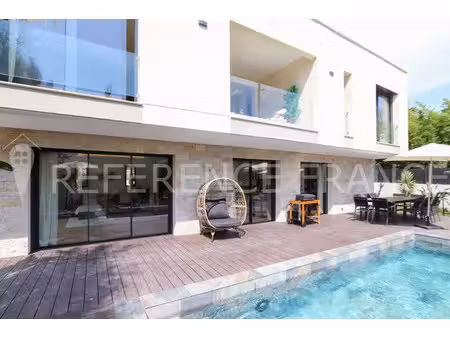 villa de luxe à louer dans le quartier les colles-camp lauvas-font de l'orme