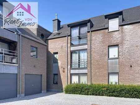 appartement 2 ch avec garage 2 voitures  cave et grenier.