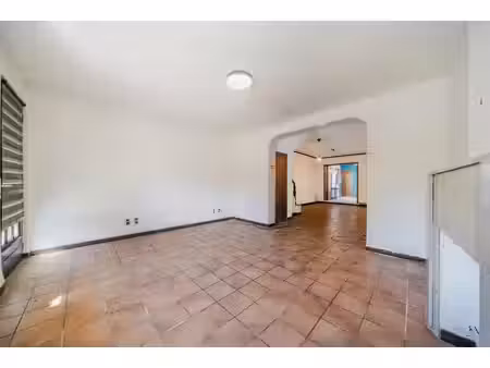 maison 2 chambres avec terasse et jardin à rénover