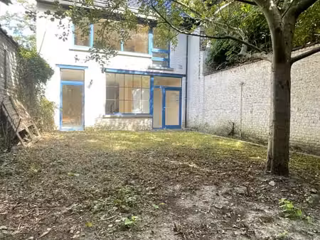 maison 1 chambre forest  jardin  rénovation à prévoir