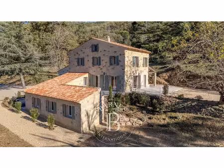 maison de luxe à vendre à la garde-freinet