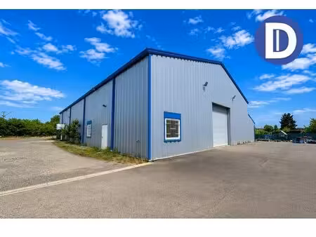 location terrain 700 m²