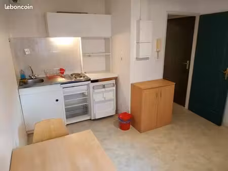 studio meublé équipé 18m2 rue xavier marmier équipé lave-linge place parking