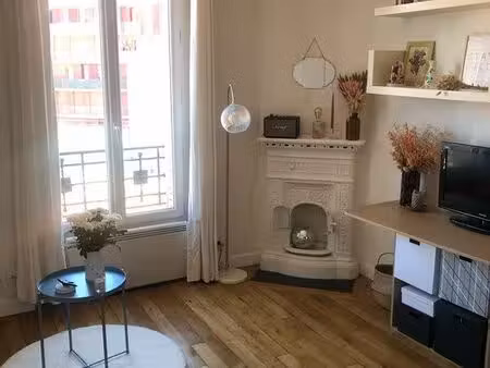 location studio lumineux paris 15eme métro convention
