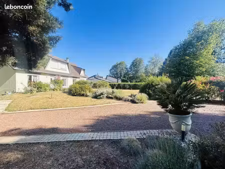 propriété 6 pièces 210 m²