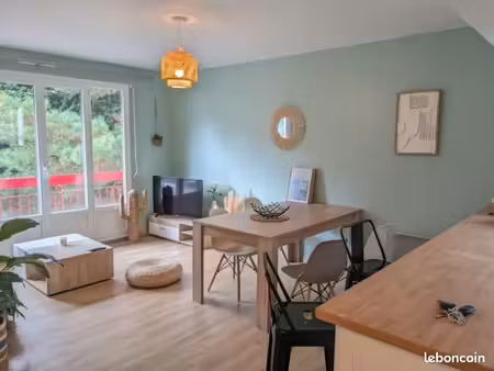 appartement meublé dans une résidence sécurisée avec place de parking privée