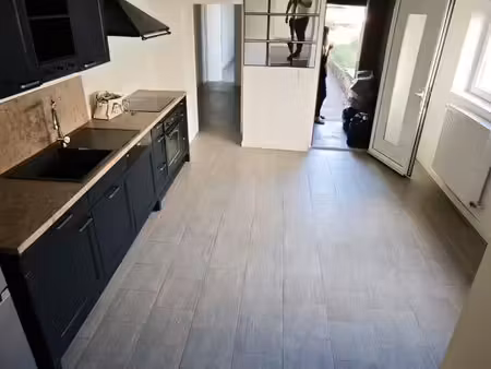 maison rénovée – 2 chambres – disponible immédiatement