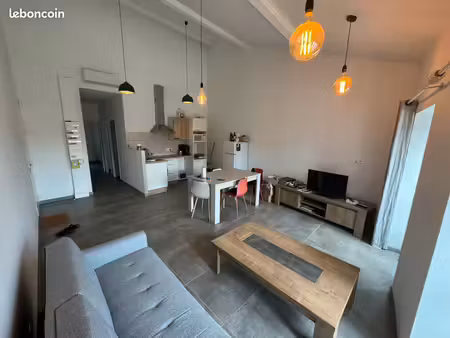 réalmont  appartement t3 meublé  climatisé  de 62 m² habitables avec 1 place de parking da
