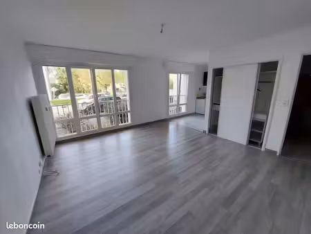 studio 1 pièce 32 m²