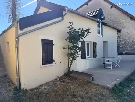 maisonnette avec extérieur