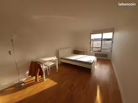 studio quartier ste croix iut montaigne/gare st jean