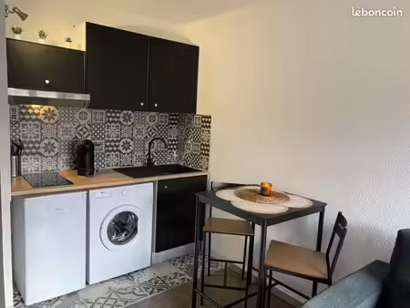 studio balcon meublé