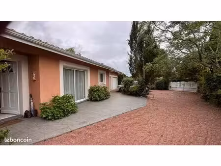à louer à l année maison 3 ch piscine golf gujan