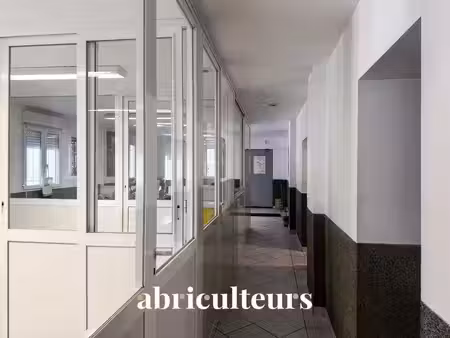 vente local industriel 695 m² le muy (83490)