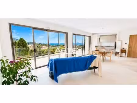 appartement avec terrasse carqueiranne (83)