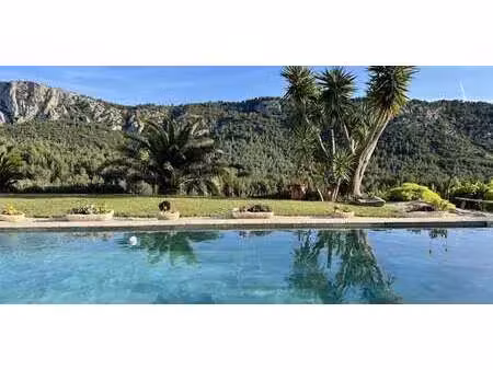 maison avec piscine et jardin bandol (83)