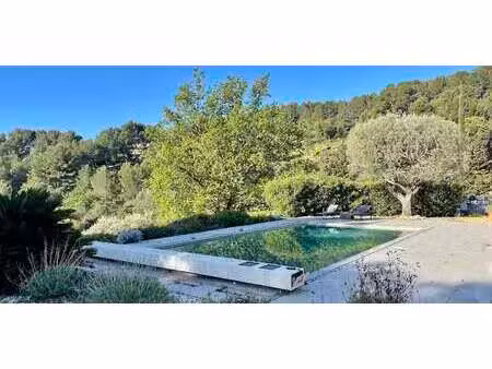 maison avec piscine et jardin bandol (83)