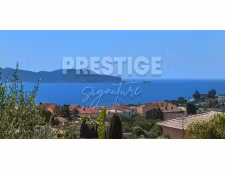 maison avec piscine et jardin carqueiranne (83)