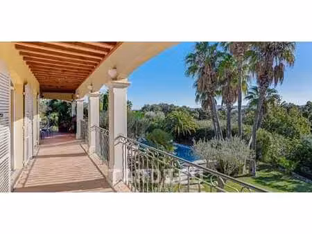 maison avec piscine grimaud (83)