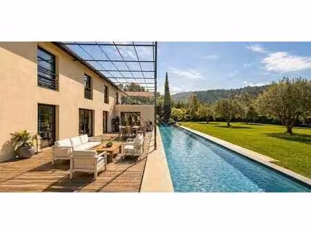 vignoble avec piscine et dépendances hyeres (83)