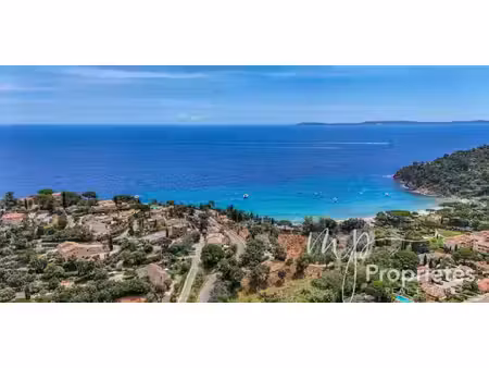 propriété le lavandou (83)