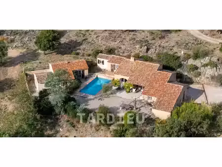 maison avec piscine plan-de-la-tour (83)