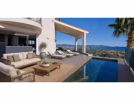 maison avec piscine et jardin les issambres (83)