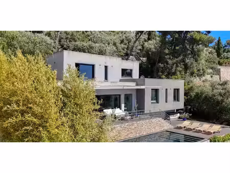 maison avec piscine et jardin toulon (83)