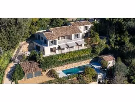 villa avec piscine et jardin gassin (83)