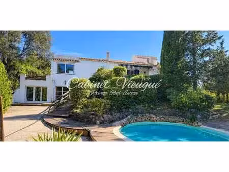 villa avec piscine grimaud (83)