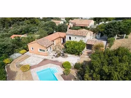villa avec piscine et terrasse nord est - ollioules (83)
