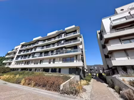 très rare à la vente : superbe t3 avec vue port