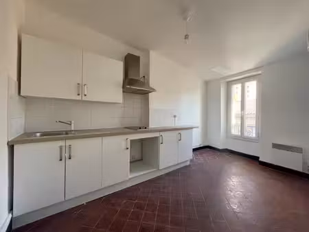 location appartement 2 pièces 43 m² à aubagne (13400)